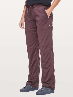 (See photos) Lululemon Dance Studio Pant III (Regular) *Lined size 4